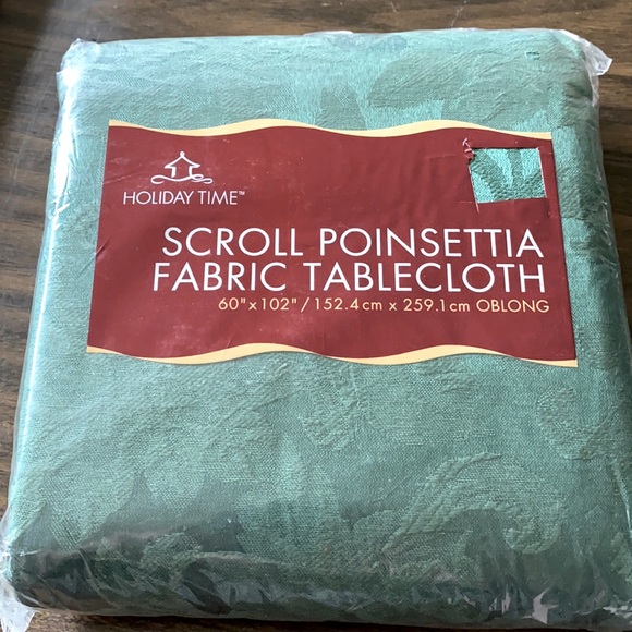 Scroll Poinsettia Fabric Tablecloth- Oblong-Green - Picture 1 of 2